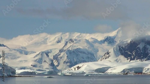 Wallpaper Mural Antarctica - Coastline of Antarctica With Ice Formations - Antarctic Peninsula - Palmer Archipelago - Neumayer Channel - Global Warming Torontodigital.ca