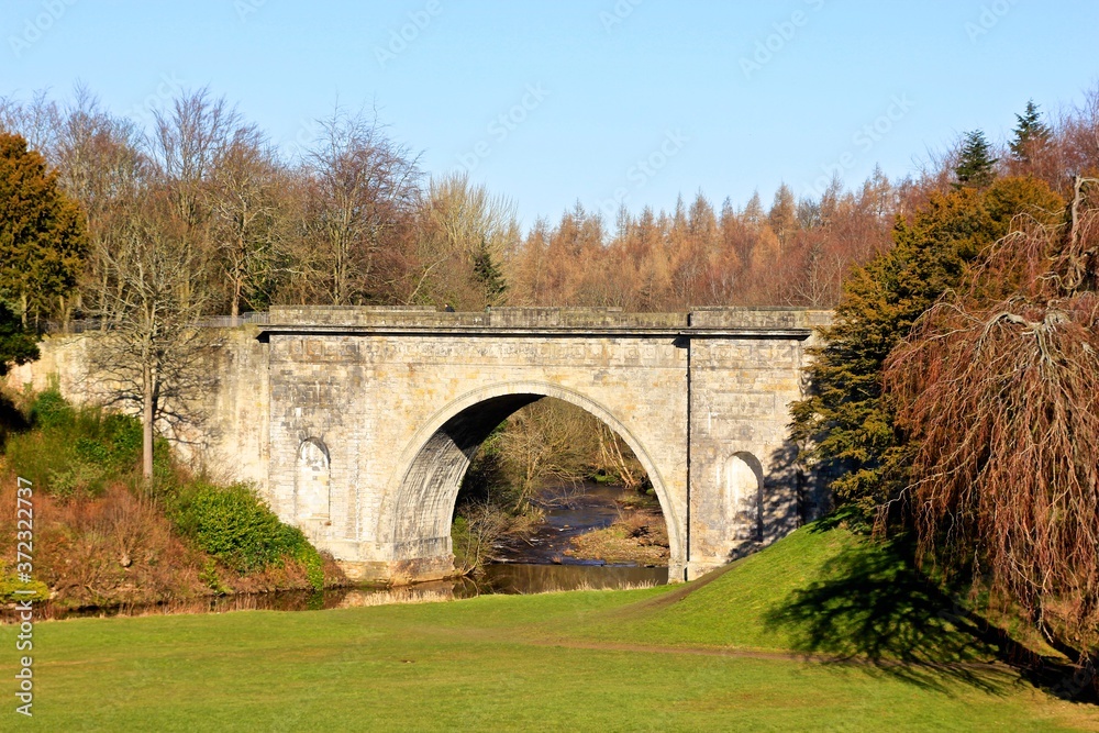 Fototapeta premium Bridge at Dalkeith Country Park