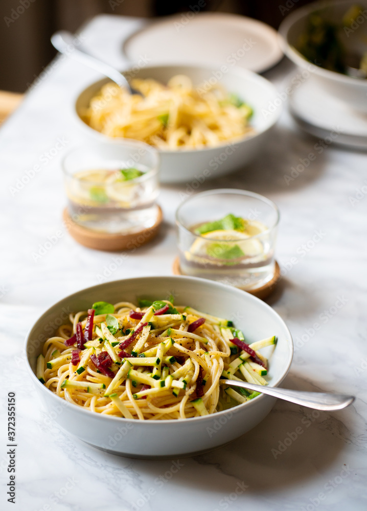 Spaghetti with zucchini and smoked ham Spaghetti with zucchini and smoked ham
