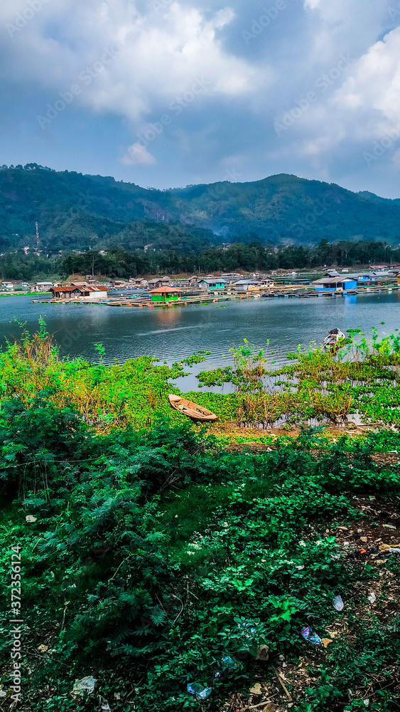 Obraz premium lake and mountains