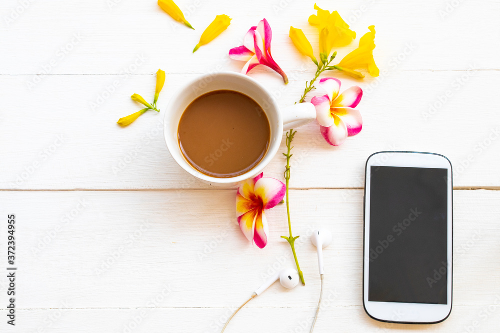 Nieuwe aankomst Redelijk lip mobile phone ,hot coffee and frangipani ,yellow flowers of lifestyle relax  arrangement flat lay style on background white wooden Stock Photo | Adobe  Stock