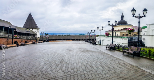 Tableau sur toile Empty courtyard of The Kazan Kremlin, the chief historic citadel of Russia, situated in the city of Kazan