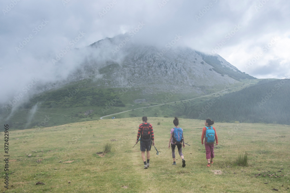 Obraz premium route to mount Amboto, Alava, basque country, spain