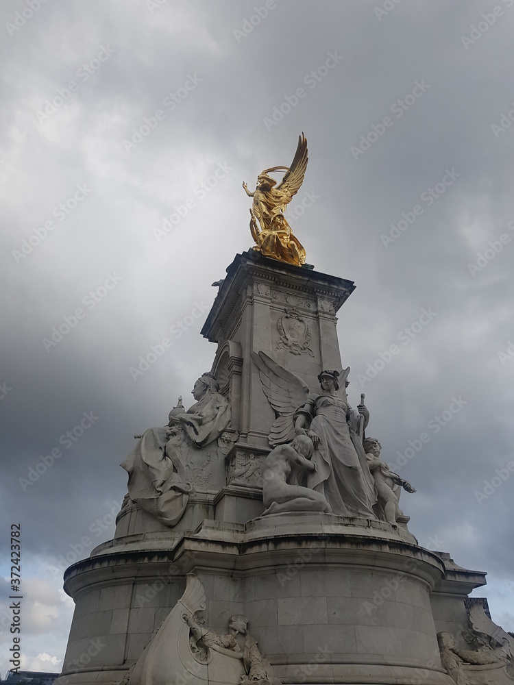 Fototapeta premium The goddess of Britannia with Queen Victoria