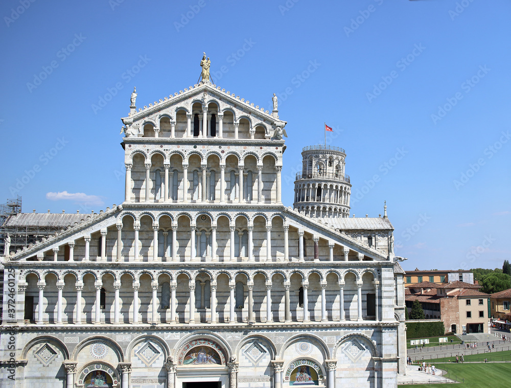 La facciata della Cattedrale di Santa Maria Assunta a Pisa in 