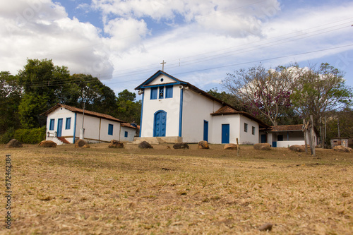 igreja em cidadezinha do interior photo