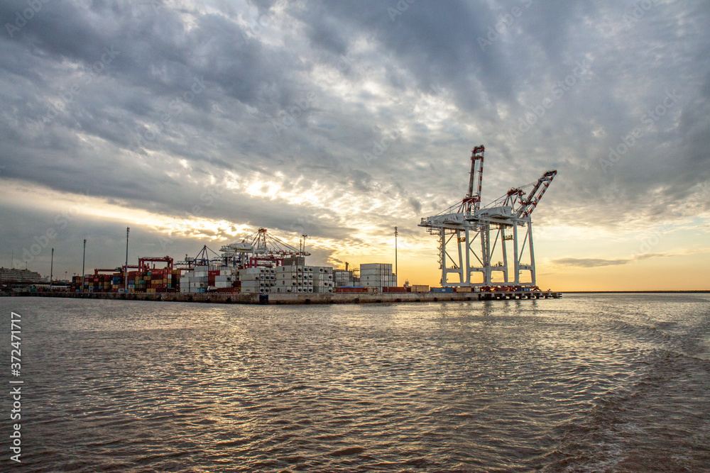 Obraz premium Sunset at Puerto Nuovo harbour in Buenos Aires, Argentina