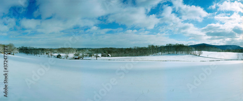 Fototapeta Naklejka Na Ścianę i Meble -  Stone barn in snow, Monocacy National Battlefield