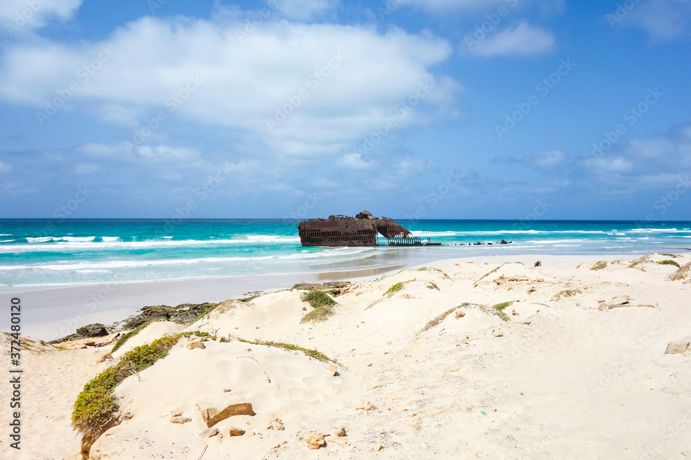 Obraz premium boat on the beach