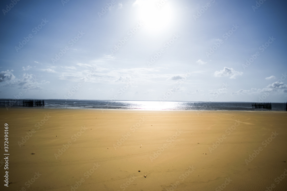 Fototapeta premium Entardecer na praia em Algodoal - Pará