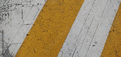 alternating yellow and white oblique_background