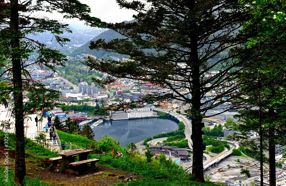 Stadt Bergen in Norwegen, aufgenommen vom Mount Floyen Stadt Bergen in Norwegen, aufgenommen vom Mount Floyen