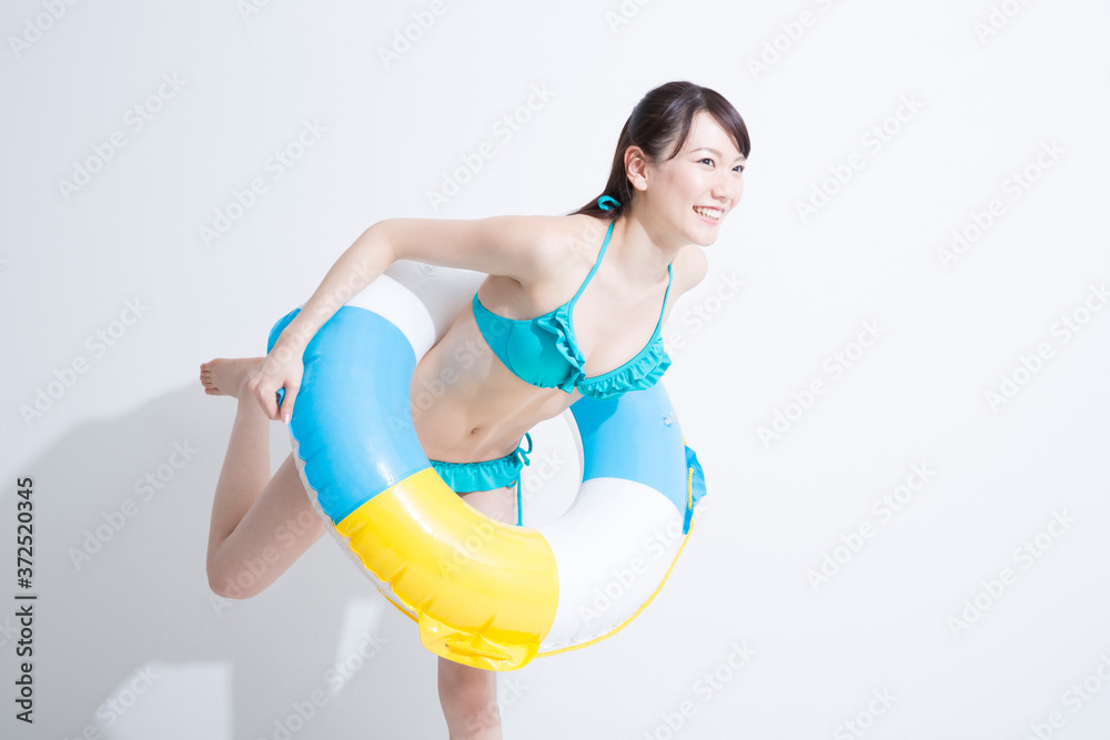 水着姿の女性 Stock Photo Adobe Stock