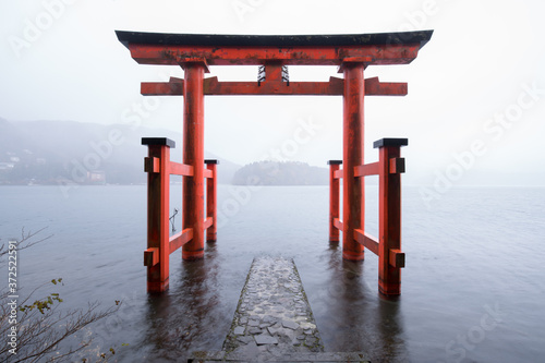 Fototapeta Red torii gate of the Hakone shrine near lake Ashi, Japan