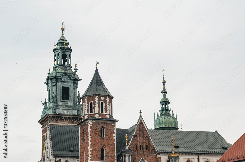 Paisaje urbano. Vista de edificios coloridos de las calles de Polonia.