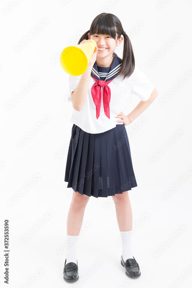 メガホンで応援する女子中学生 メガホンで応援する女子中学生