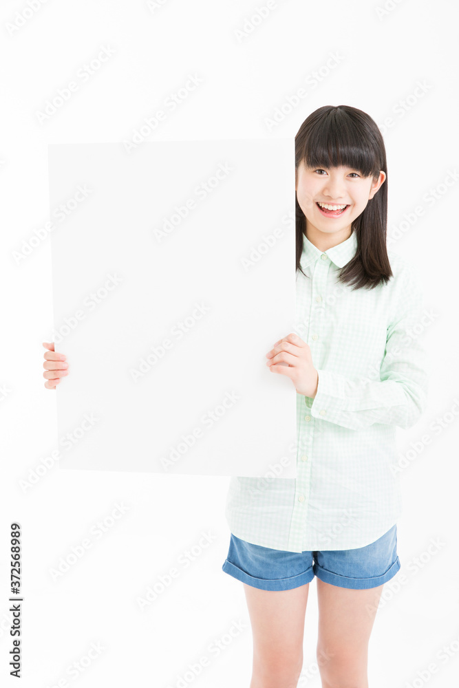 メッセージボードを持つ女の子 メッセージボードを持つ女の子