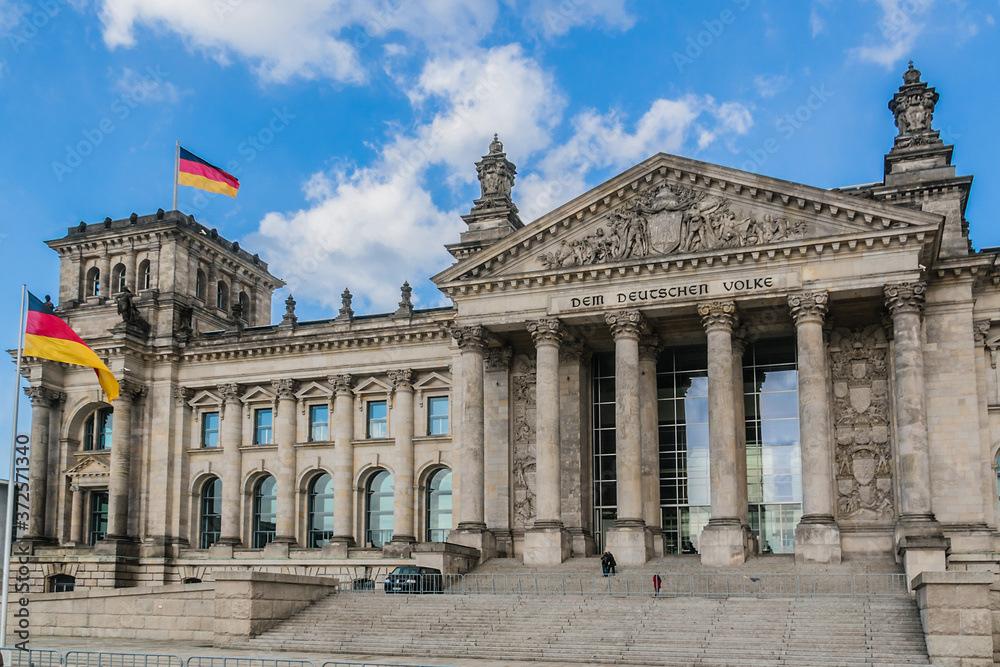Obraz premium The Reichstag building - the Headquarter of the German Parliament (Deutscher Bundestag) in Berlin, Germany.