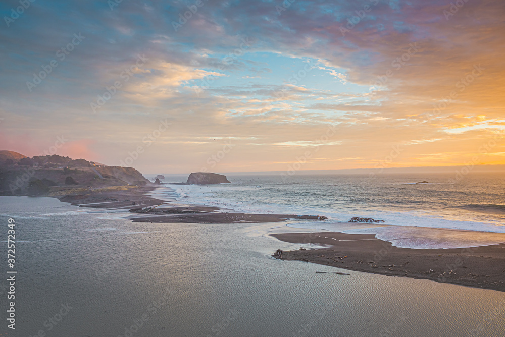 Obraz premium Seascape near Fort Bragg in northern California.