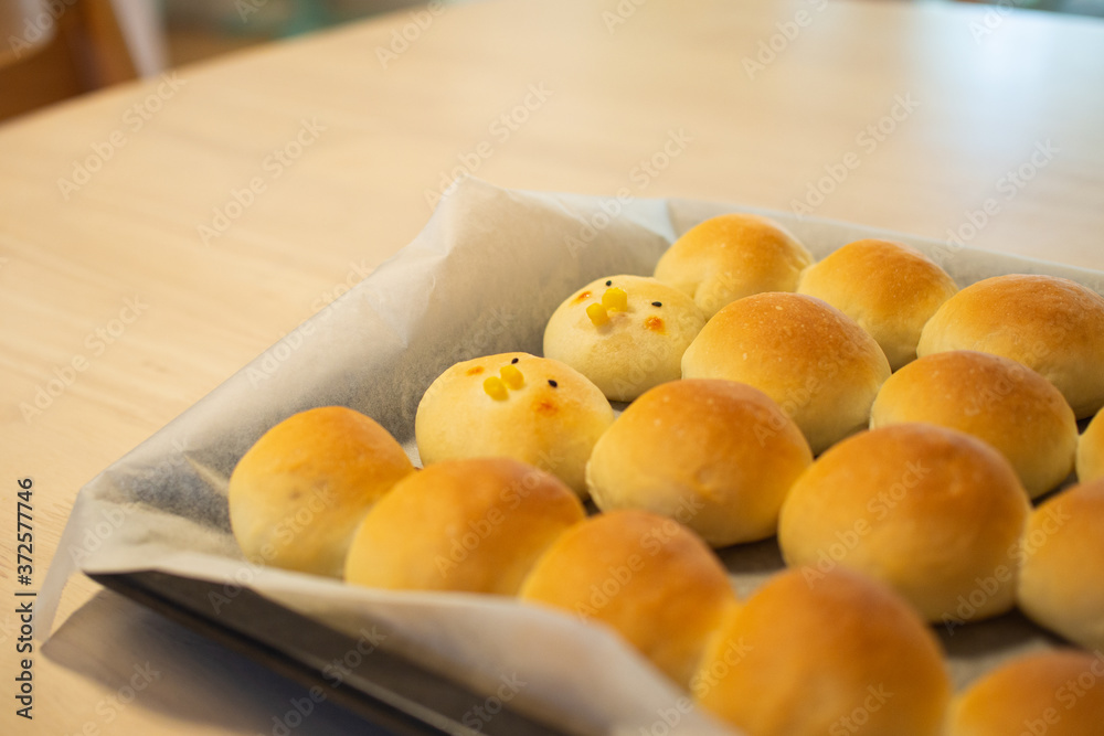 家庭で作った手作りのパン