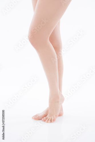 女性の脚 © Paylessimages