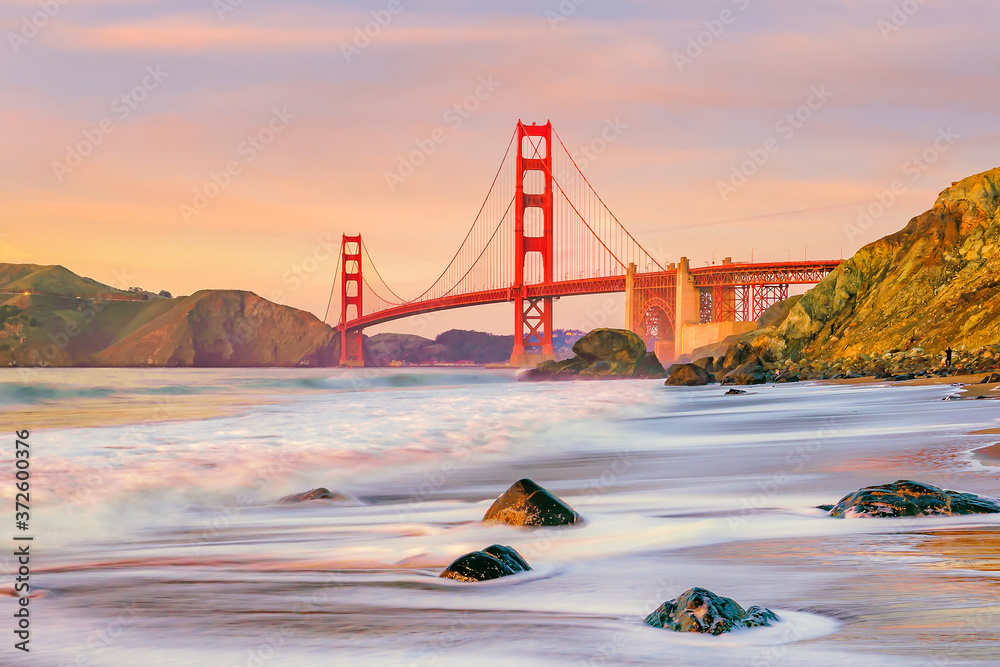 Golden Gate Bridge in San Francisco, California - obrazy, fototapety, plakaty 