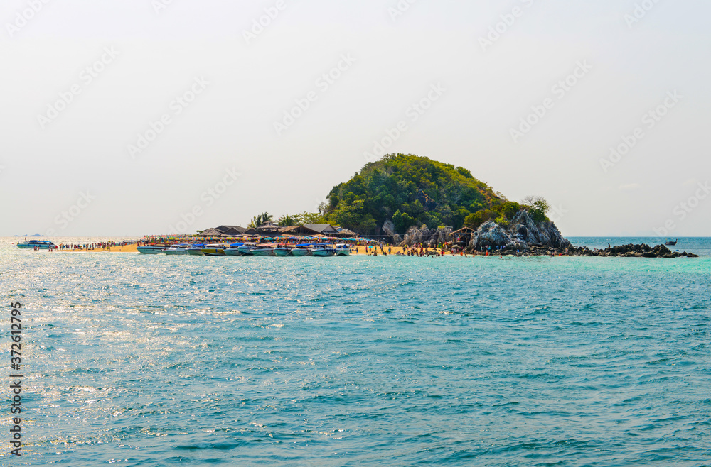 Khai Nok island is one of the most famous island in Thailand. Khai Nok island is one of the most famous island in Thailand.