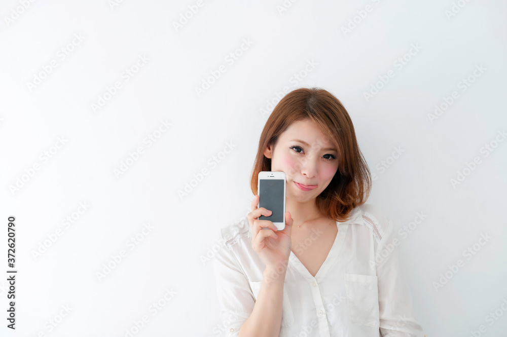スマホと女性 スマホと女性