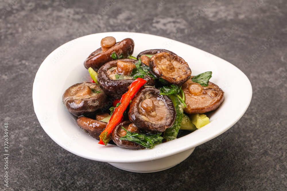 Marinated shiitake mushrooms with herbs Marinated shiitake mushrooms with herbs