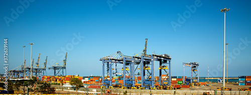 Foto Chennai city , Chennai  INDIA tamil nadu - january 11, 2020: Chennai harbour is one of the largest harbor in india