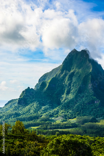 Moorea, French Polynesia: 09/03/2018: Amazing view of the all Moorea Island, a tropical paradise place