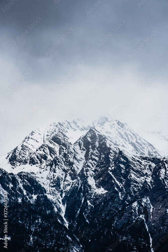Obraz premium Snow clad mountain Portrait