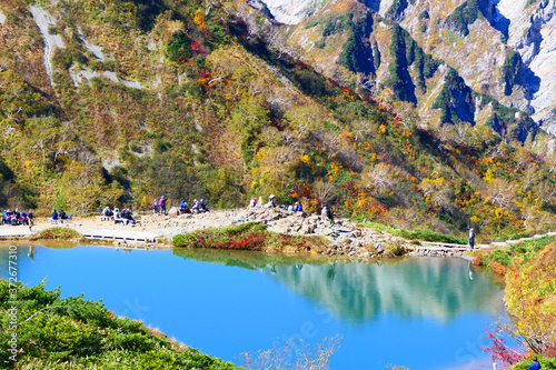 中部山岳国立公園、秋の八方池。白馬、長野、日本。10月上旬。