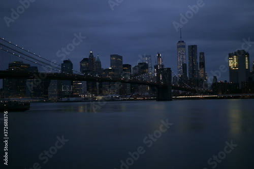 New York Brooklyn Bridge and One World Trade Center © Elmar