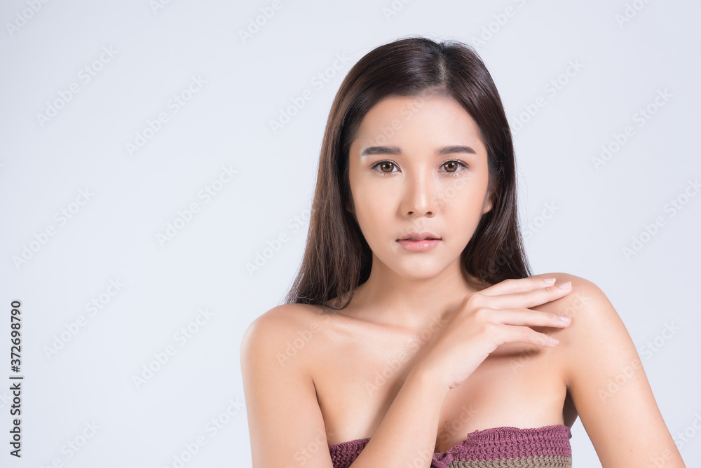 Beautiful spa model girl on white wall, healthy skin woman
Beautiful spa model girl on white wall, healthy skin woman