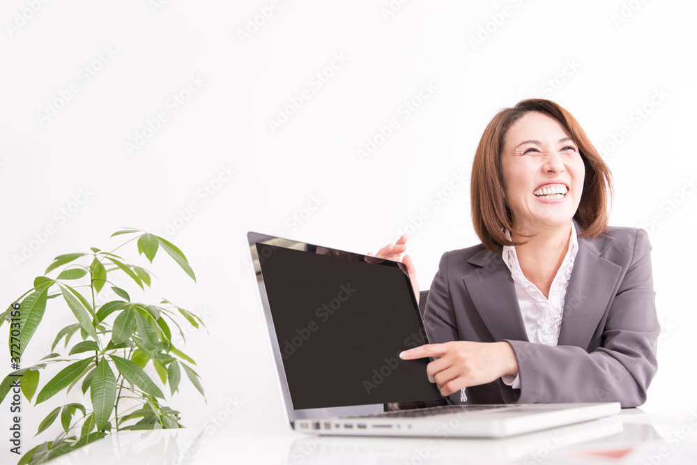 プレゼンするOL プレゼンするOL