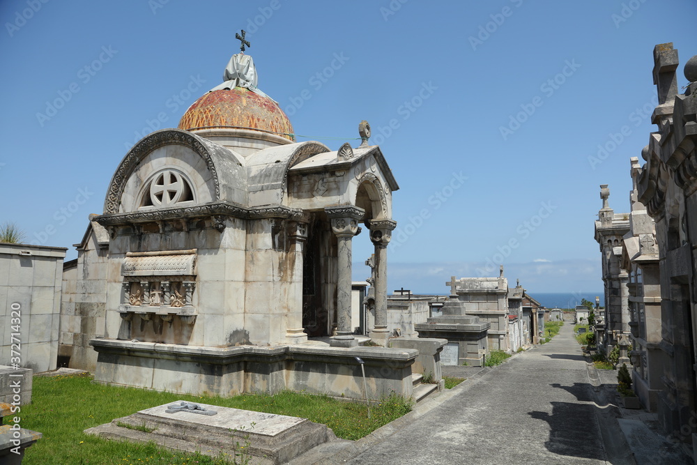 Fototapeta premium Cementerio de Ciriego, Santander, Cantabria.