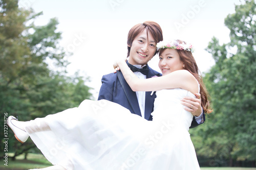 お姫様抱っこ Images Parcourir 72 Le Catalogue De Photos Vecteurs Et Videos Adobe Stock