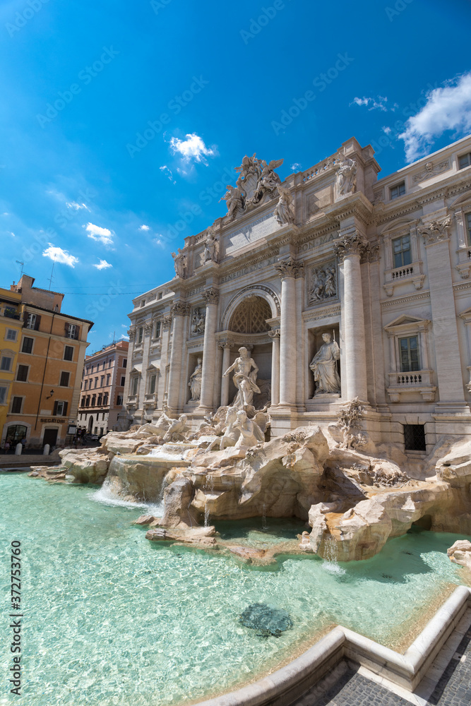 Fontana di Trevi senza persone, capolavoro del rinascimento, Roma
