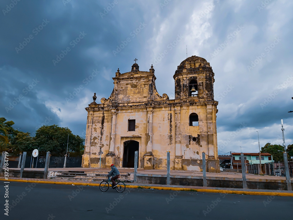 Iglesia de San Juan Bautista en León, Nicaragua.
