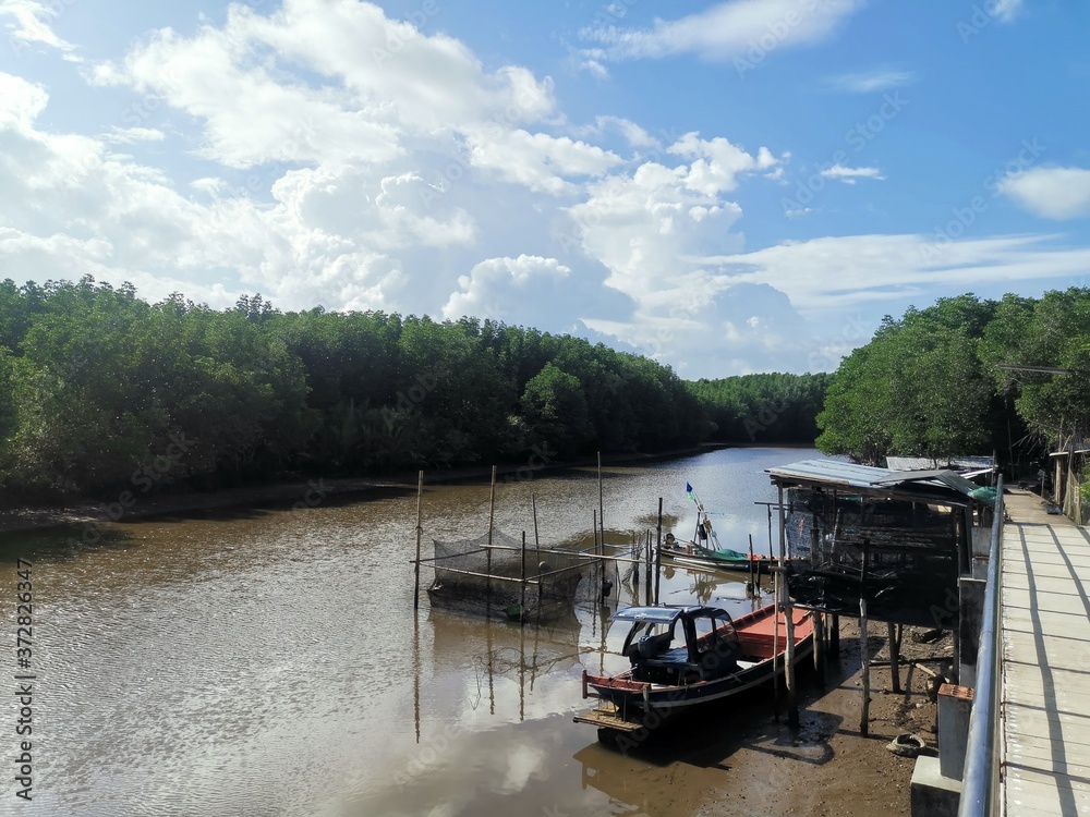 Obraz premium boats on the river