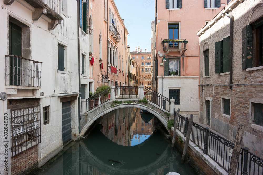 Fototapeta Beautiful shot of a bridge in Venice, Italy
