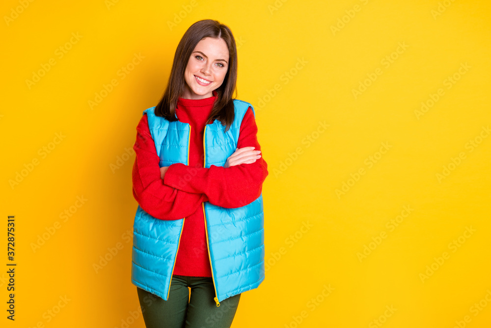 Photo of charming attractive girl cross hands enjoy winter season weekend wear autumn clothing isolated over bright color background Photo of charming attractive girl cross hands enjoy winter season weekend wear autumn clothing isolated over bright color background
