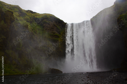 Fototapeta Naklejka Na Ścianę i Meble -  Skógarfoss, a waterfall in Iceland on a cloudy day