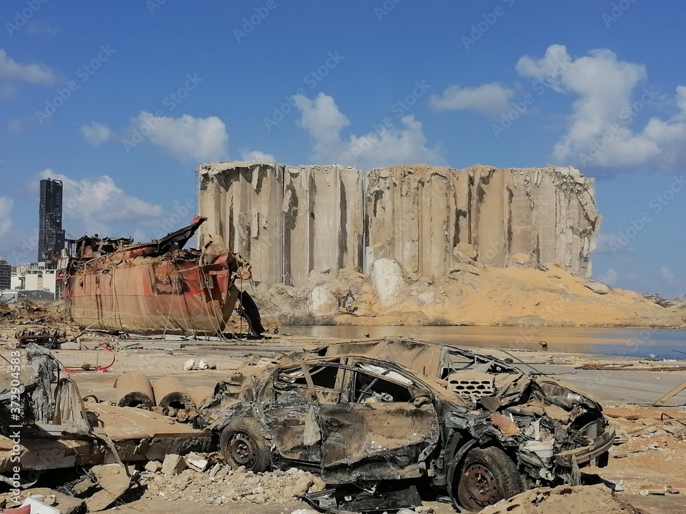 Fototapeta premium Beirut explosion AUGUST 4TH
