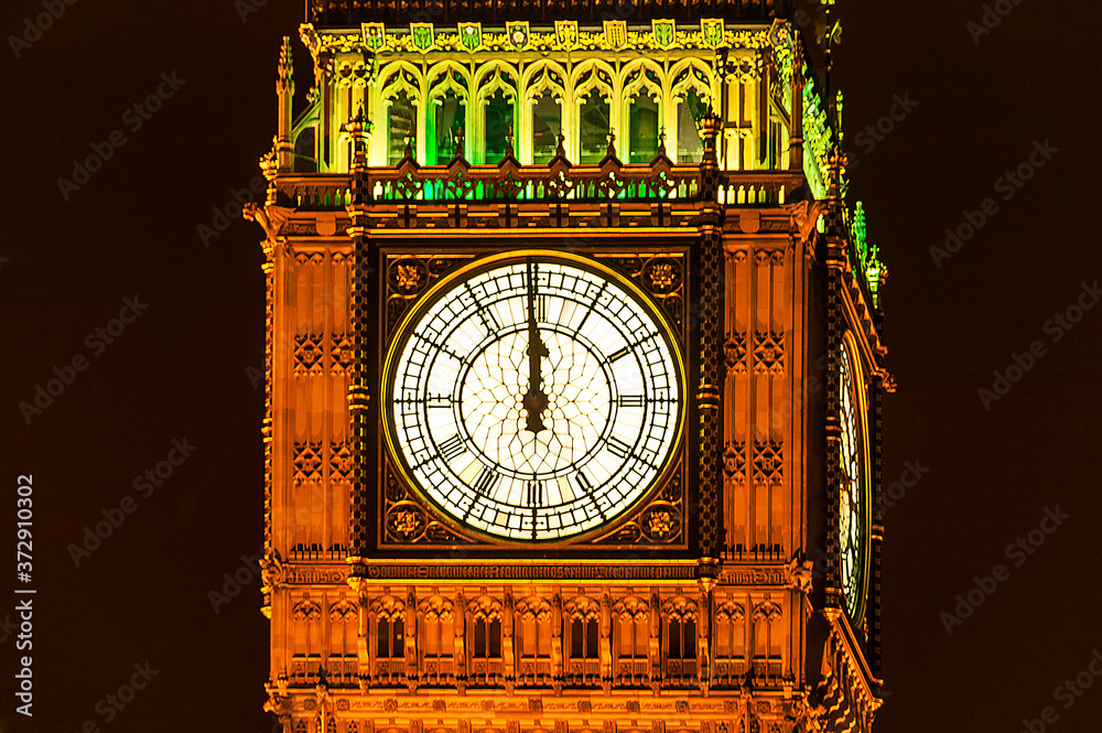 Φωτογραφία Big Ben of the Houses of Parliament London, England UK at night striking midnigh