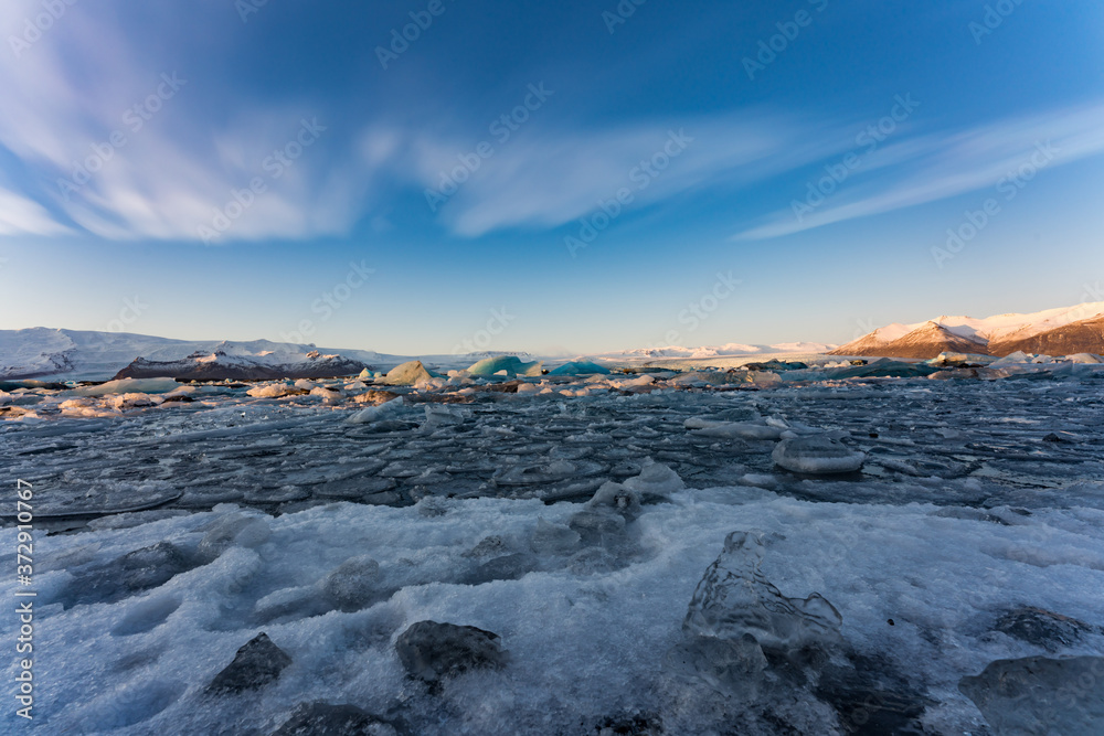 アイスランド ヴァトナヨークトル氷河　ヨークルスアゥルロゥン湖