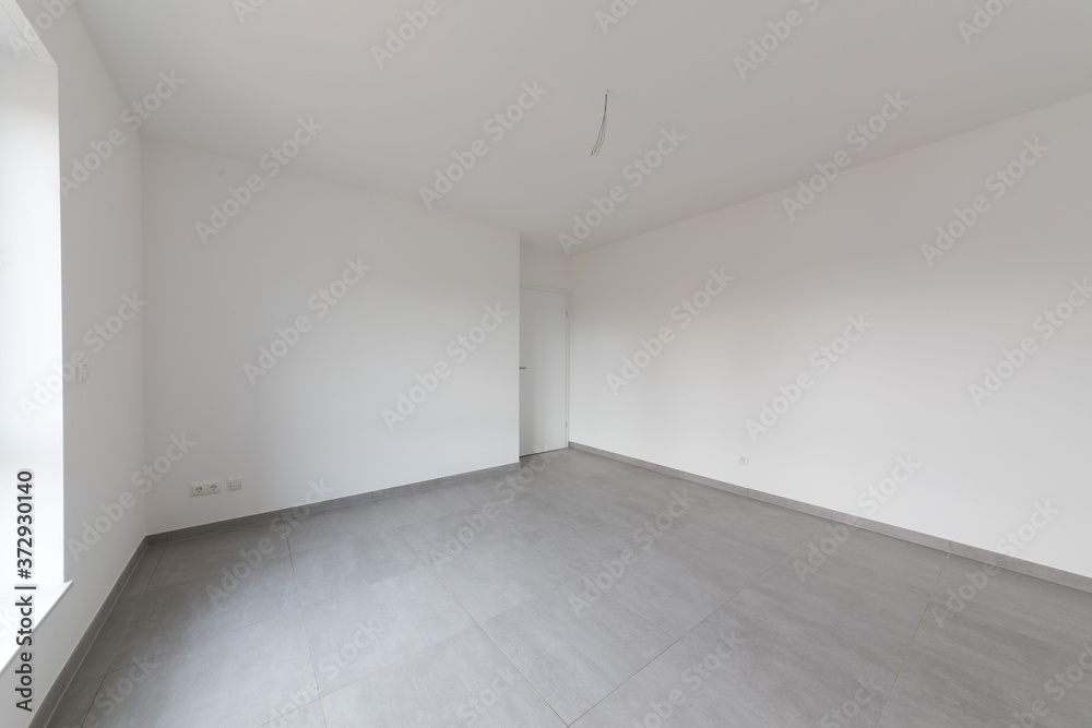 Zimmer in einer neuen Wohnung Zimmer in einer neuen Wohnung