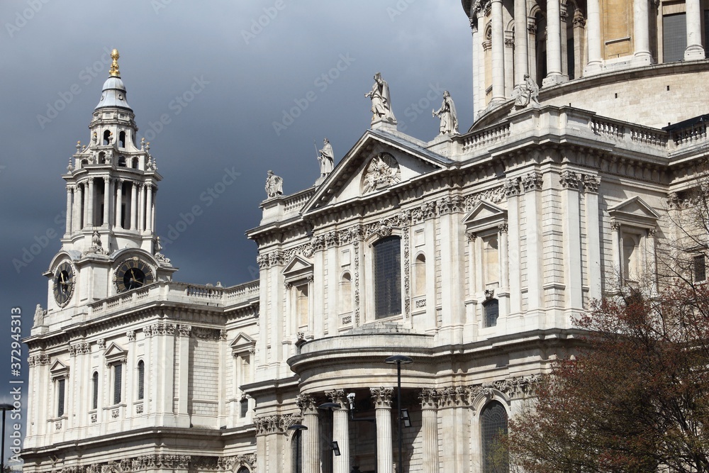 Obraz premium London landmarks - St Paul's Cathedral