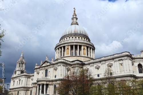 London landmark - St Paul s Cathedral